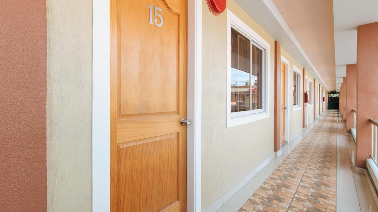 Reddoorz Plus Near Lapasan Plaza Cagayan De Oro Esterno foto