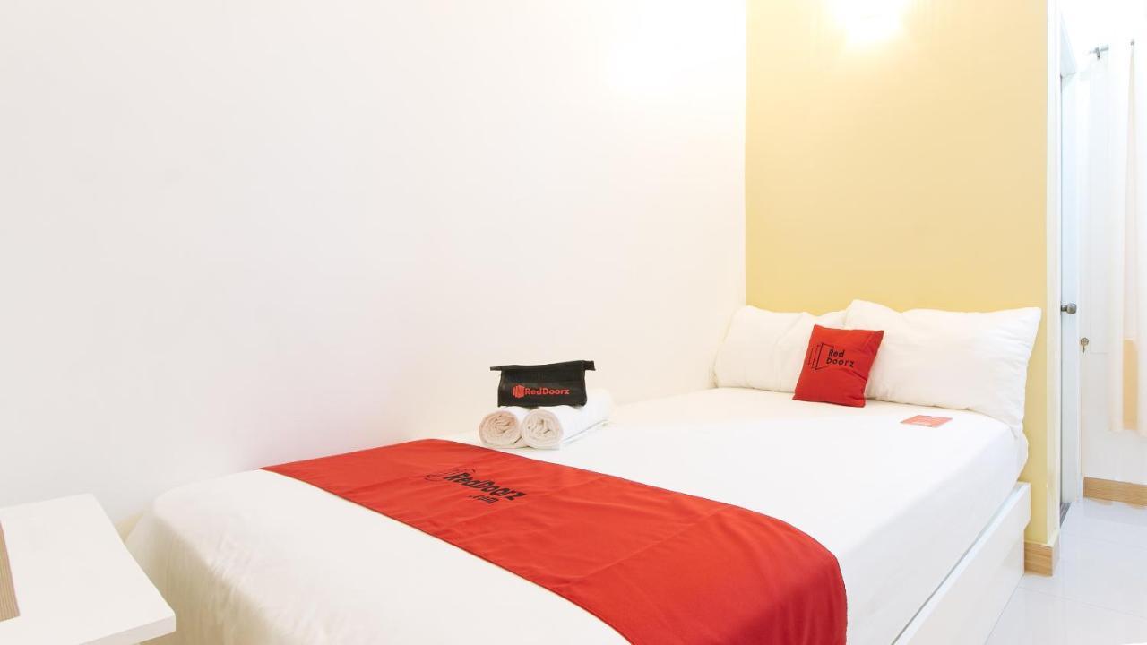 Reddoorz Plus Near Lapasan Plaza Cagayan De Oro Esterno foto