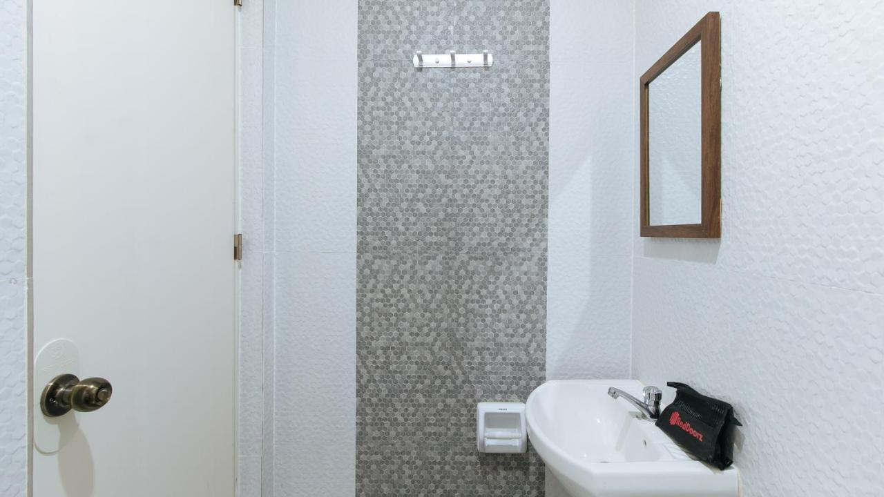 Reddoorz Plus Near Lapasan Plaza Cagayan De Oro Esterno foto